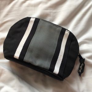 ⚡️ Vera Bradley Makeup Bag
